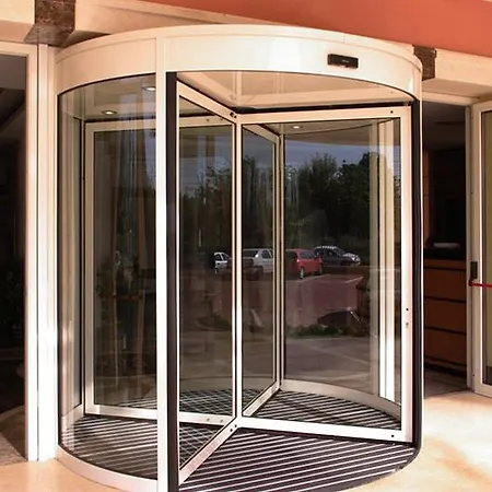 Monte Carlo Palace 4* Boekarest